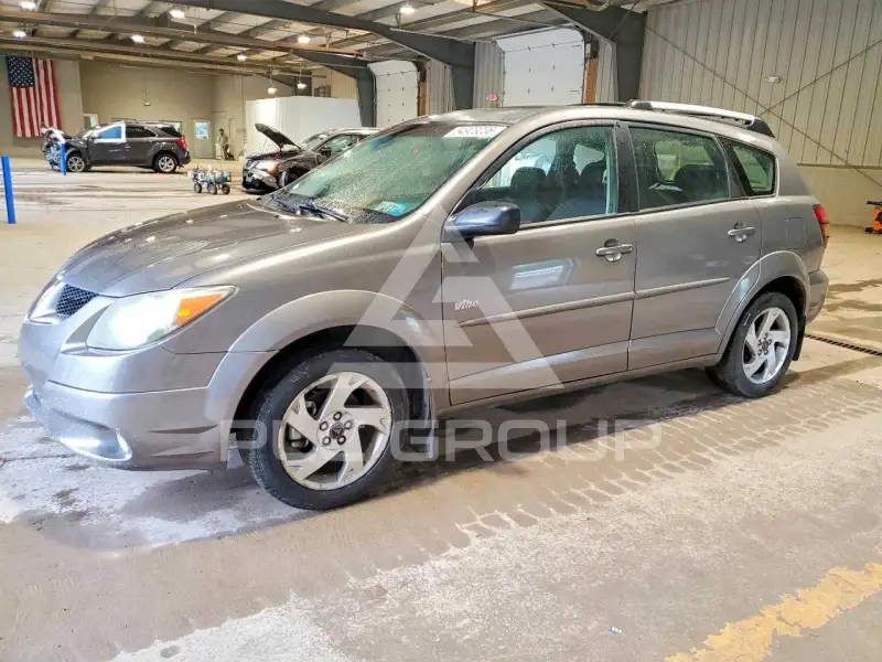 2004 Pontiac VIBE photo