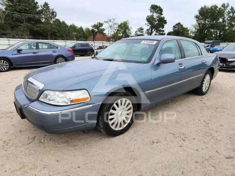 2004 Lincoln Town фото