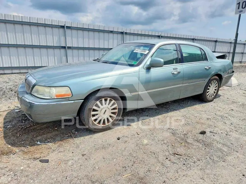 2004 Lincoln Town фото