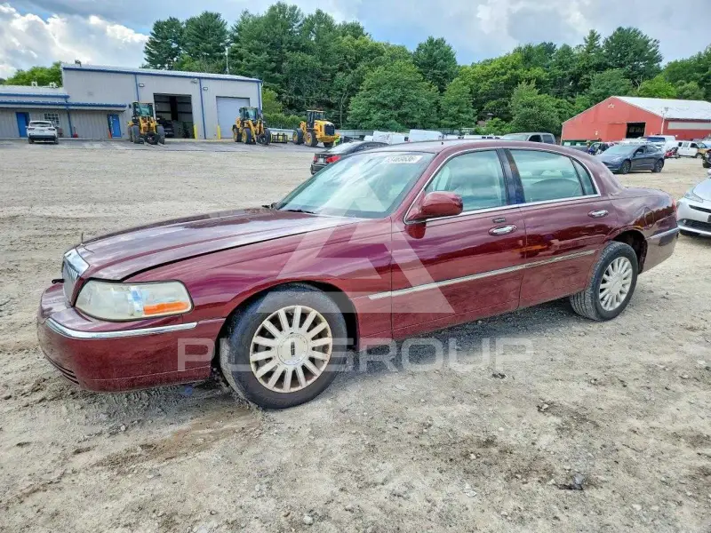 2004 Lincoln Town фото