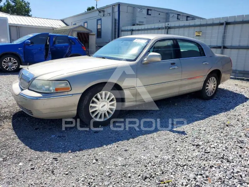 2004 Lincoln Town фото
