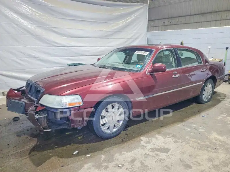 2004 Lincoln Town фото