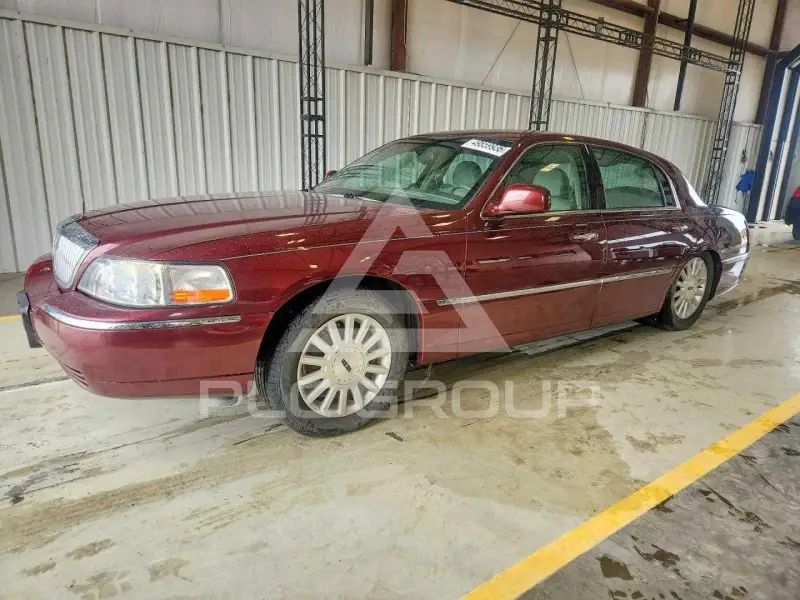 2004 Lincoln Town фото