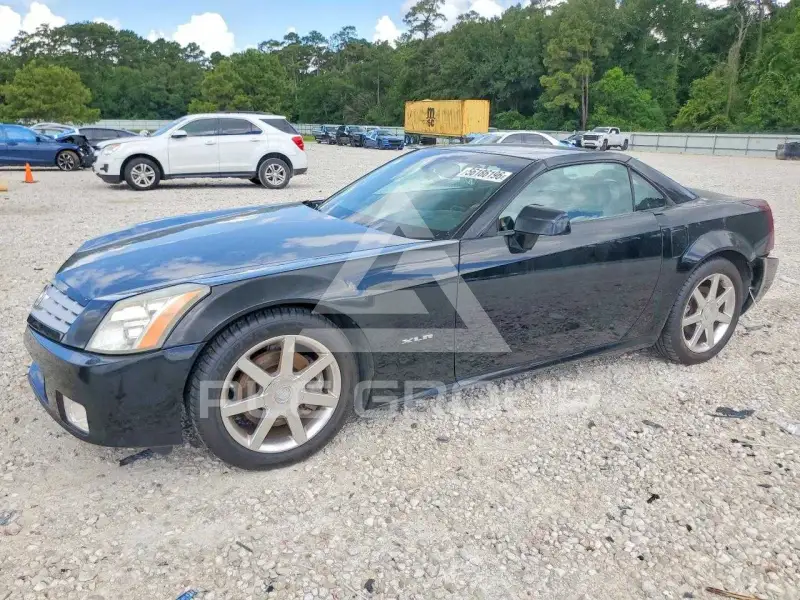 2004 Cadillac XLR photo