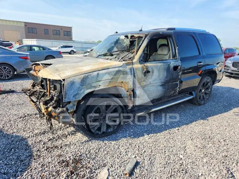 2004 Cadillac ESCALADE photo