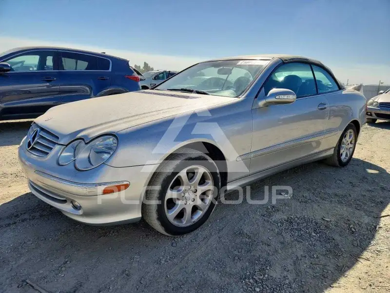 2004 Mercedes Benz CLK photo