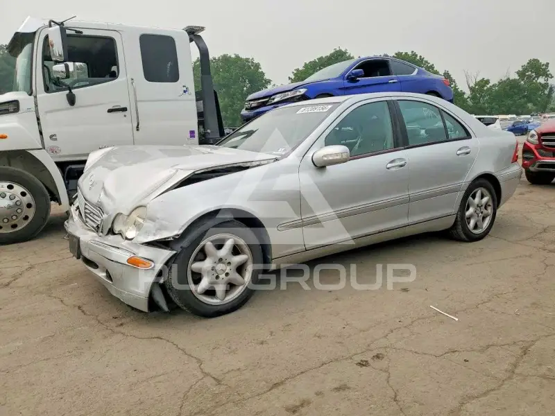 2004 Mercedes Benz C-Class photo