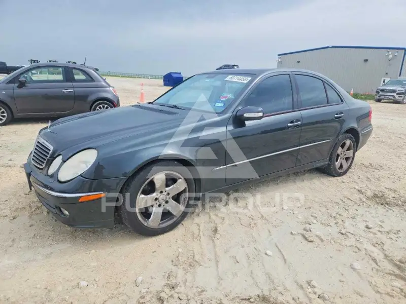 2004 Mercedes Benz E-Class photo