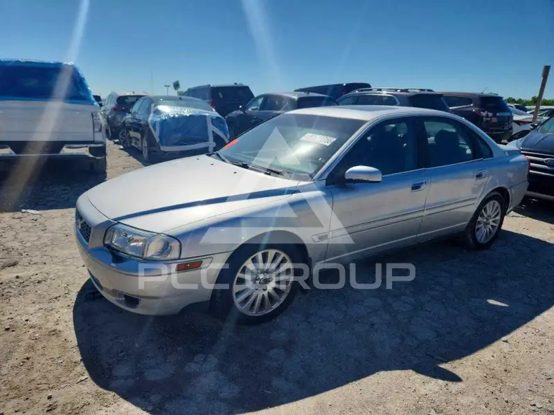 2004 Volvo S80 photo