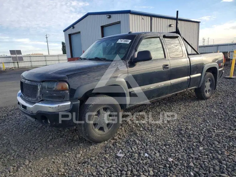 2004 GMC Sierra photo