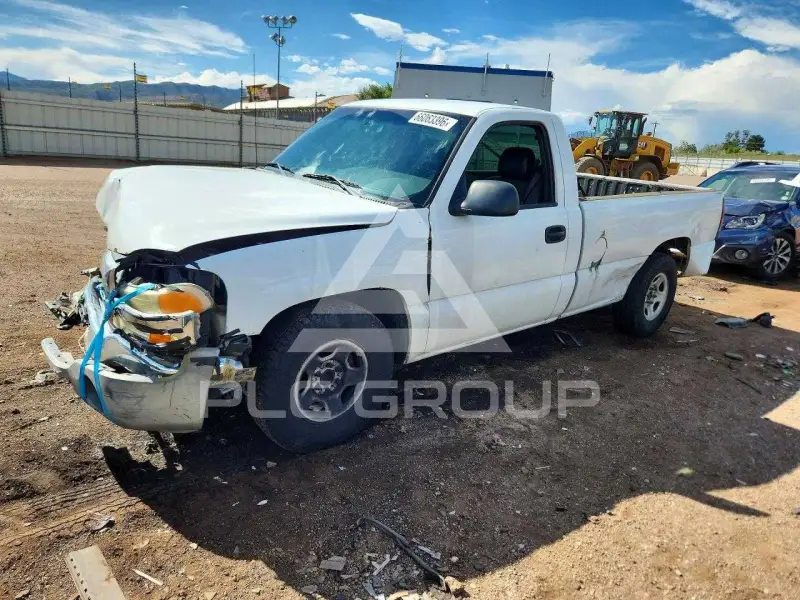2004 GMC Sierra photo