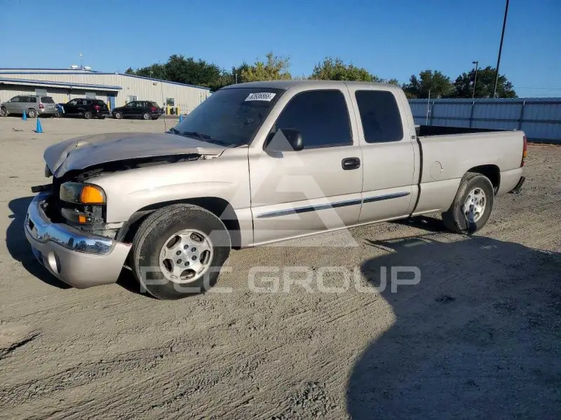 2004 GMC Sierra photo