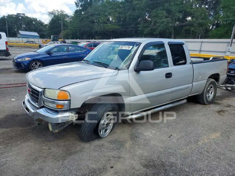 2004 GMC Sierra photo