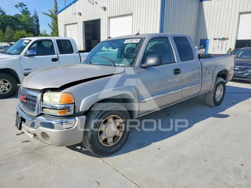 2004 GMC Sierra photo