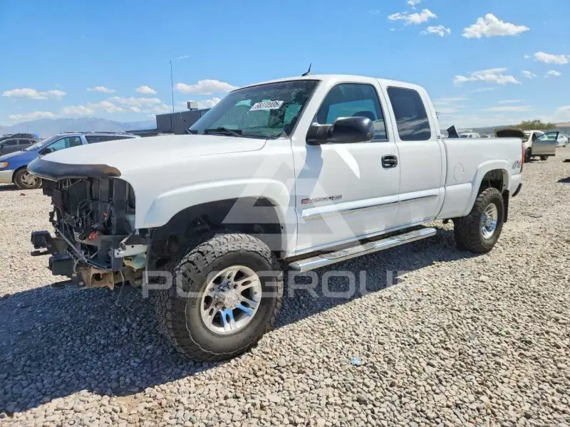 2004 GMC Sierra photo