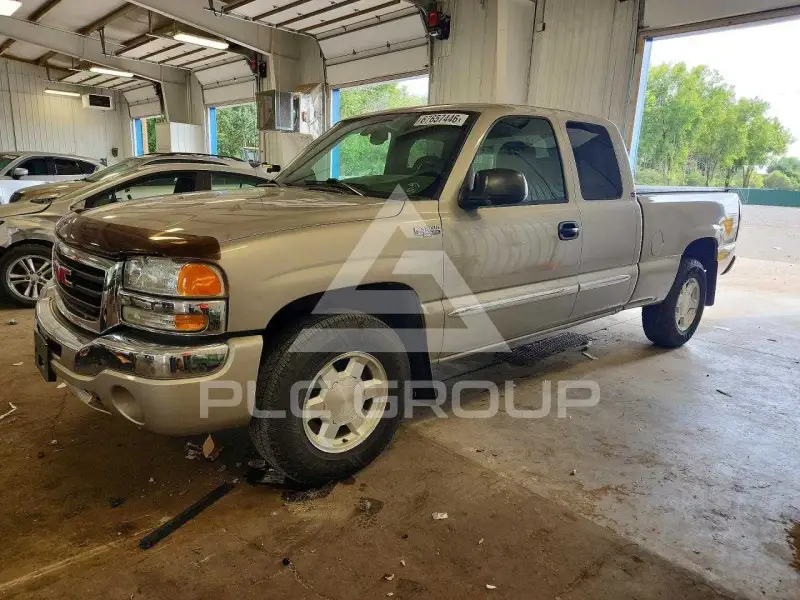 2004 GMC Sierra photo