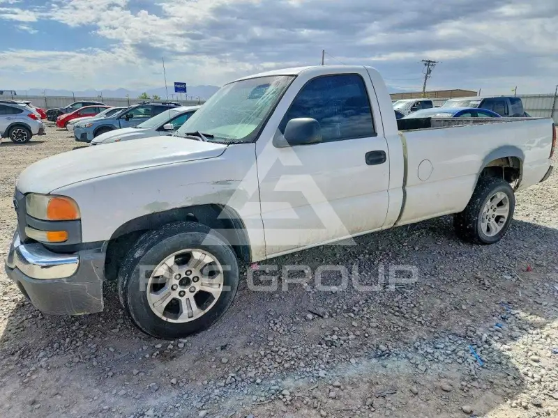 2004 GMC Sierra photo