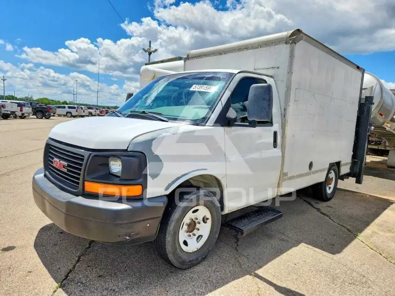 2004 GMC Savana photo