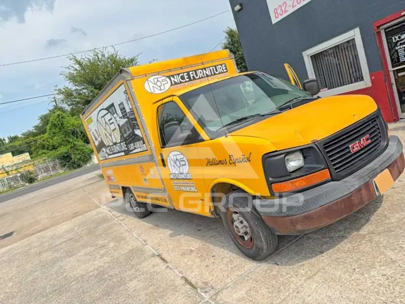 2004 GMC Savana photo