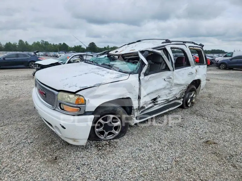 2004 GMC YUKON фото