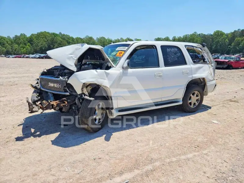 2004 GMC YUKON photo