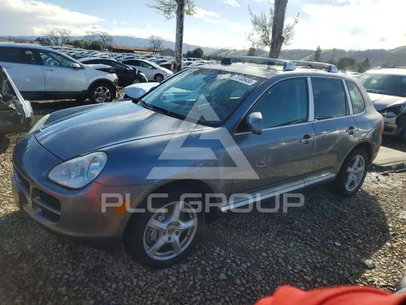 2004 Porsche Cayenne photo