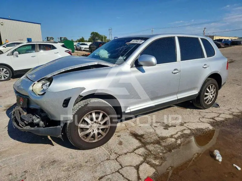 2004 Porsche Cayenne photo