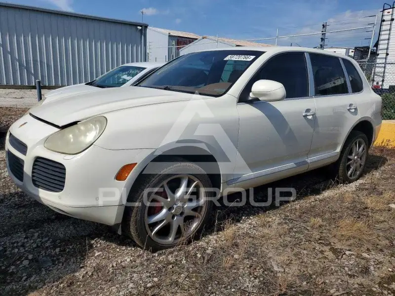 2004 Porsche Cayenne photo