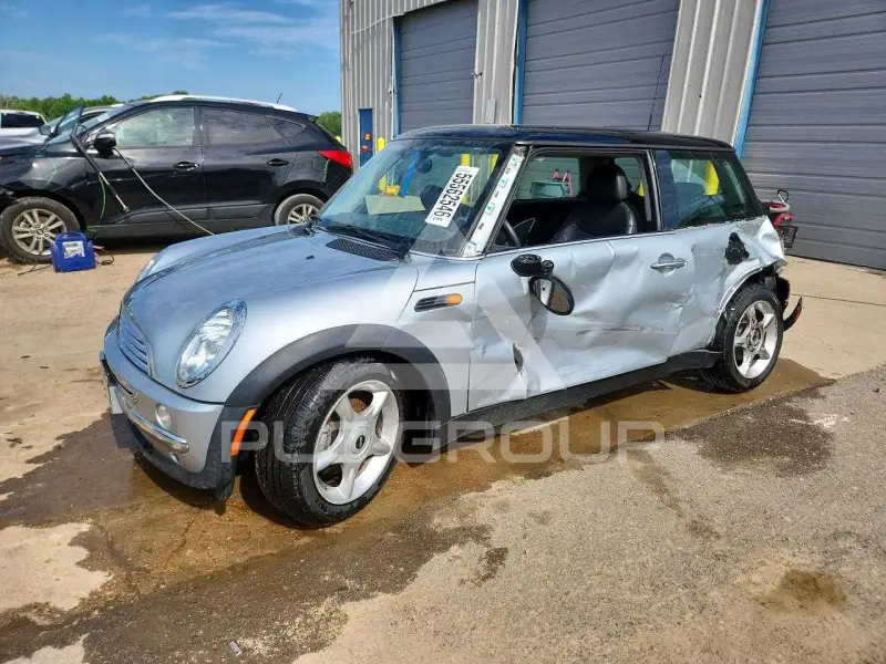 2004 Mini COOPER photo