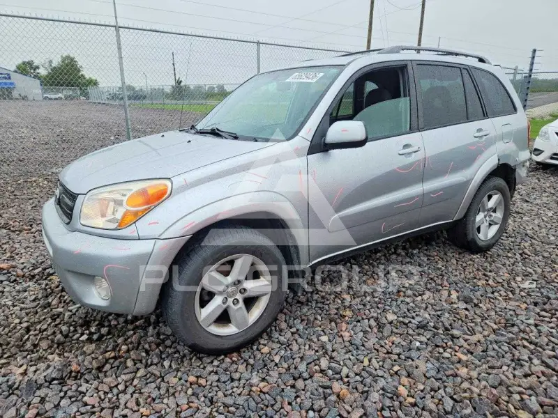 2004 Toyota RAV4 photo