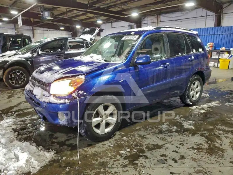 2004 Toyota RAV4 photo