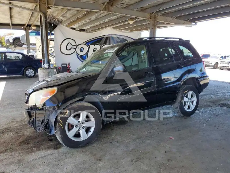 2004 Toyota RAV4 photo