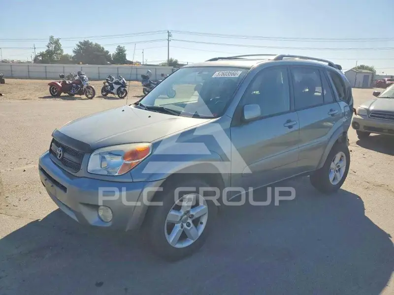 2004 Toyota RAV4 photo