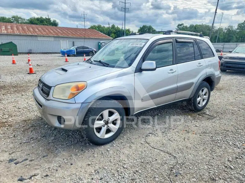 2004 Toyota RAV4 photo