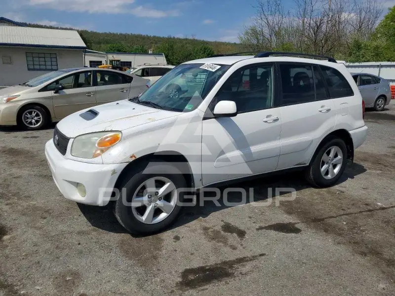 2004 Toyota RAV4 photo