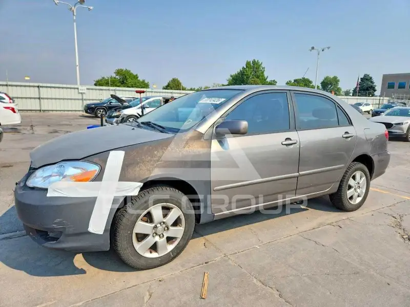 2004 Toyota COROLLA фото