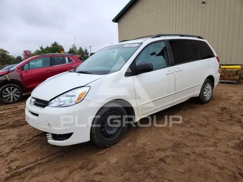 2004 Toyota SIENNA photo