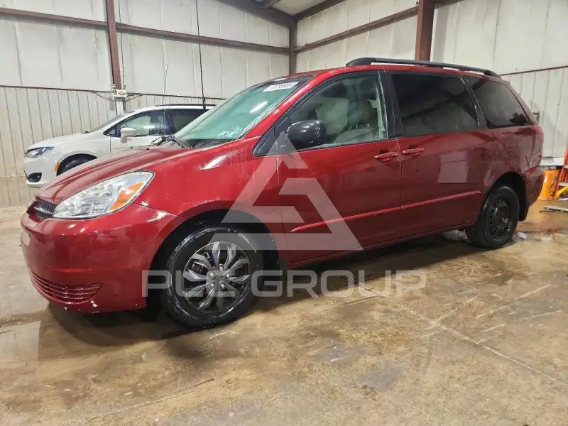 2004 Toyota SIENNA photo