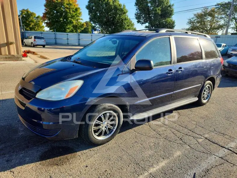 2004 Toyota SIENNA photo