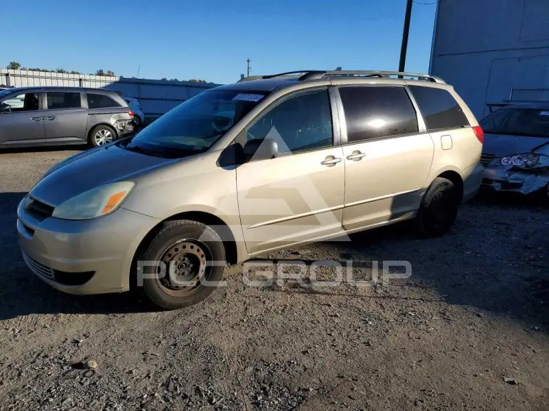 2004 Toyota SIENNA photo