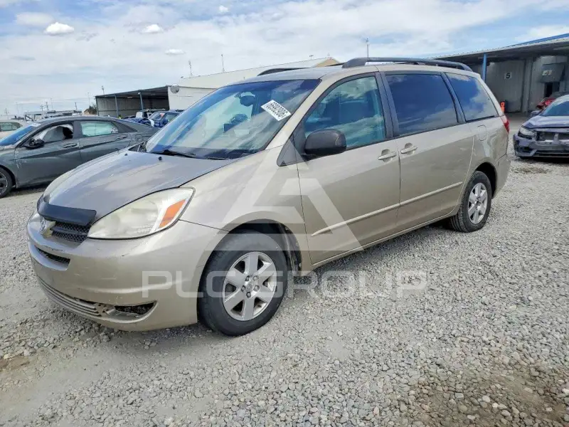 2004 Toyota SIENNA photo