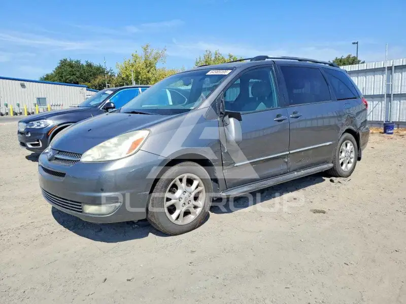 2004 Toyota SIENNA photo