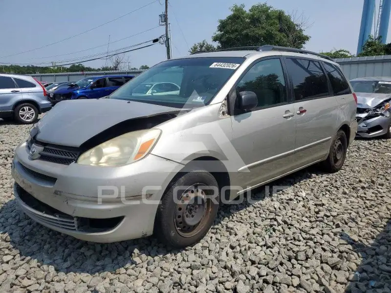 2004 Toyota SIENNA photo