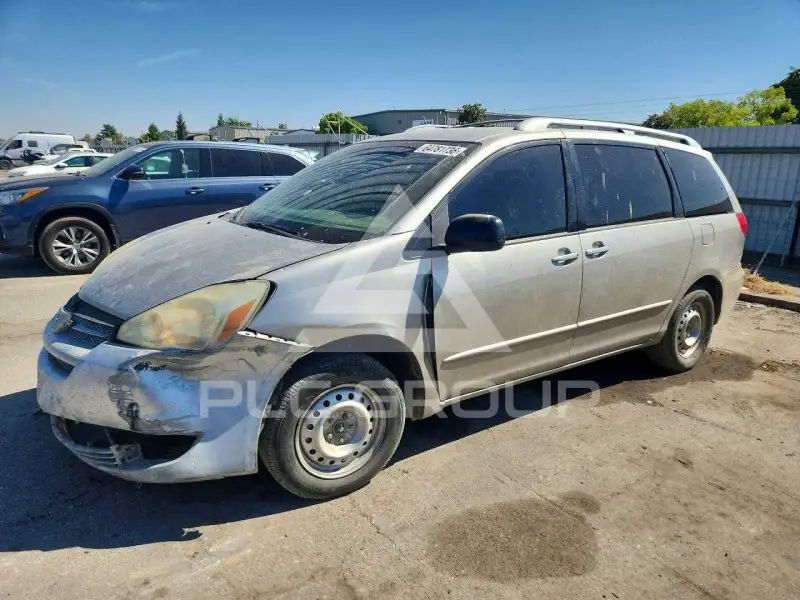 2004 Toyota SIENNA photo