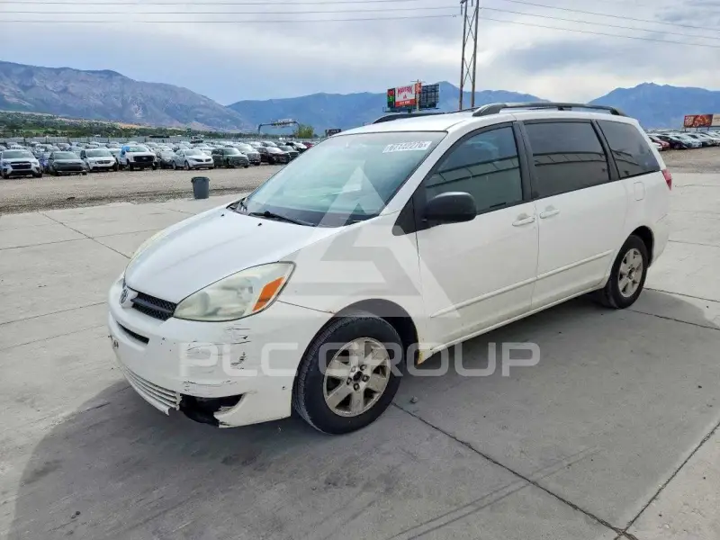 2004 Toyota SIENNA photo