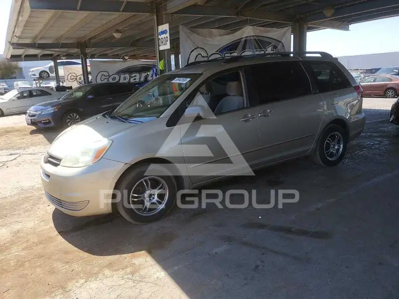 2004 Toyota SIENNA photo
