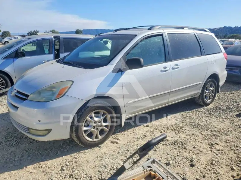 2004 Toyota SIENNA photo