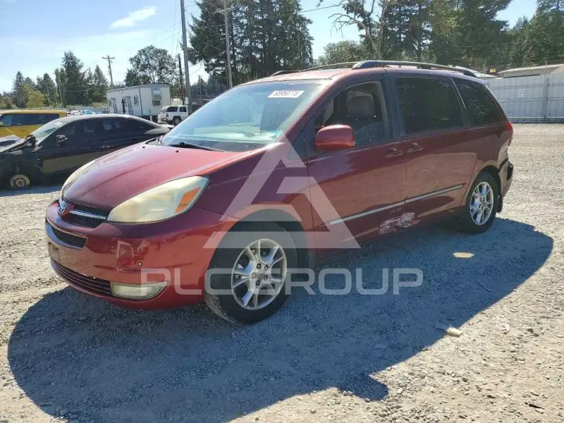 2004 Toyota SIENNA photo