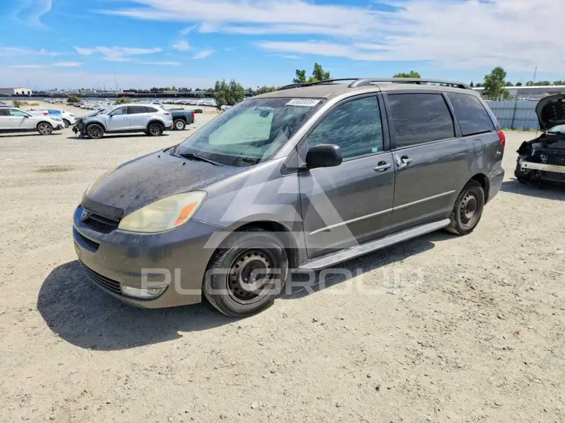 2004 Toyota SIENNA photo