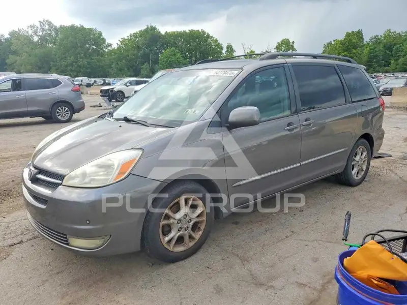 2004 Toyota SIENNA фото